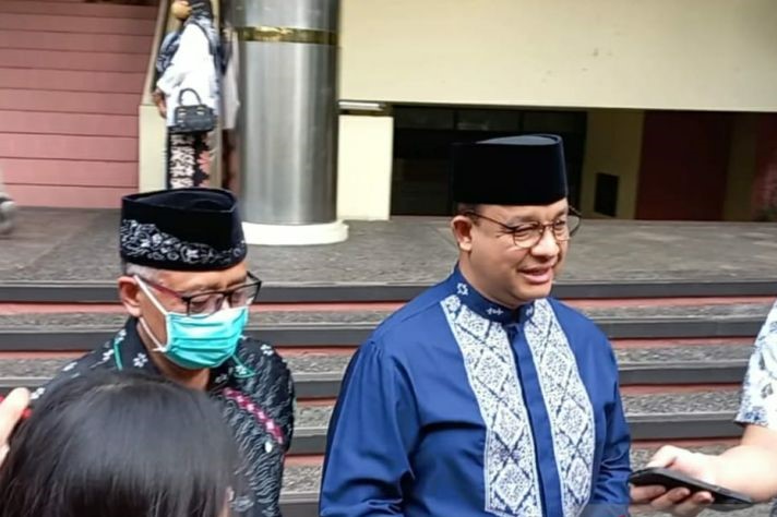 Gubernur DKI Jakarta Anies Baswedan memberikan keterangan kepada wartawan di Auditorium Harun Nasution UIN Syarif Hidayatullah Jakarta. (Dok. Antara)