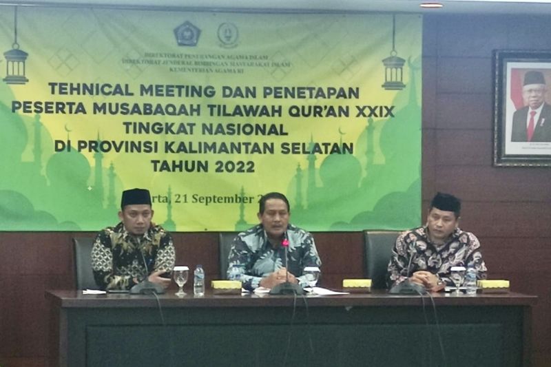 Direktur Penerangan Agama Islam Kemenag Syamsul Bahri (tengah) dalam Tehnikal Meeting dan Penetapan Musabaqah Tilawatil Quran di Jakarta, Rabu (21/9/2022).