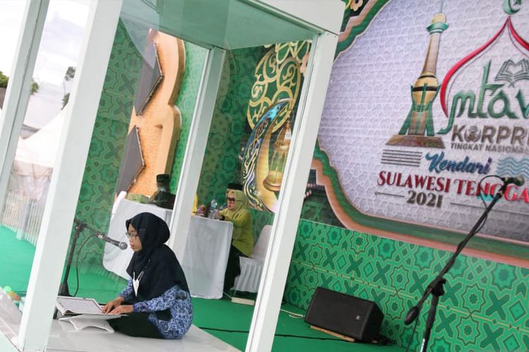 ilustrasi - Peserta mengikuti lomba Tilawah Al-Quran pada MTQ V Korpri Tingkat Nasional 2021 di MTQ Square, Kendari, Sulawesi Tenggara, Selasa (16/11/2021). Dok. ANTARA